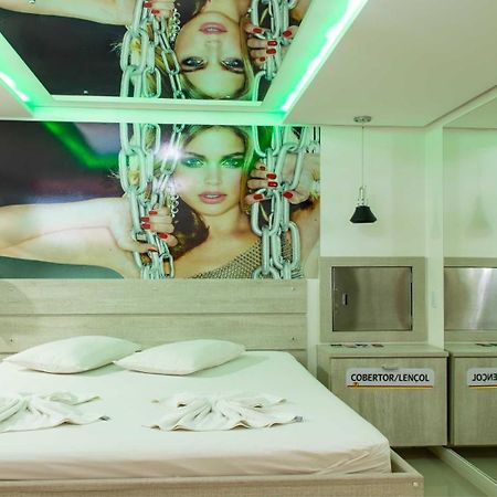 Motel Drive In T - Prolongamento Da Avenida Getulio Vargas Facil Acesso Ao Shopping Patio Chapeco Bagian luar foto