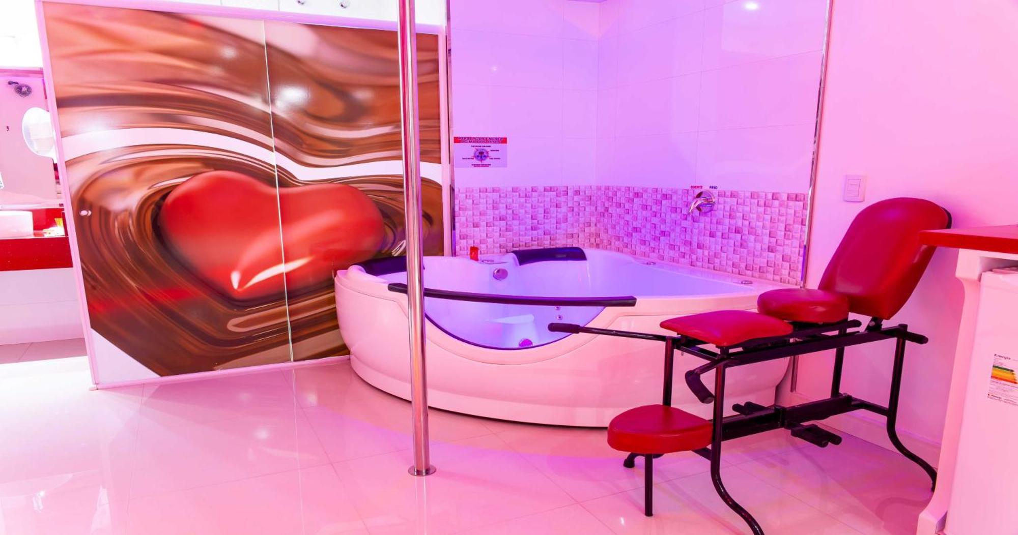 Motel Drive In T - Prolongamento Da Avenida Getulio Vargas Facil Acesso Ao Shopping Patio Chapeco Bagian luar foto